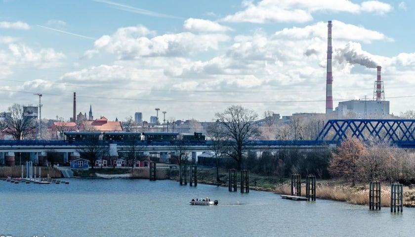 Powiększ obraz: Pociąg retro we Wrocławiu