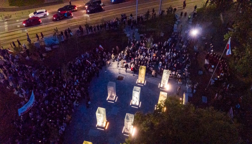Powiększ obraz: Uroczyste odsłonięcie pomnika Żołnierzy Niezłomnych. Wrocław, 8.05.2024