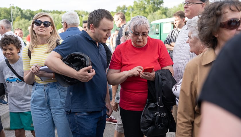 Spotkanie mieszkańców osiedla Kuźniki z prezydentem Wrocławia, Jackiem Sutrykiem
