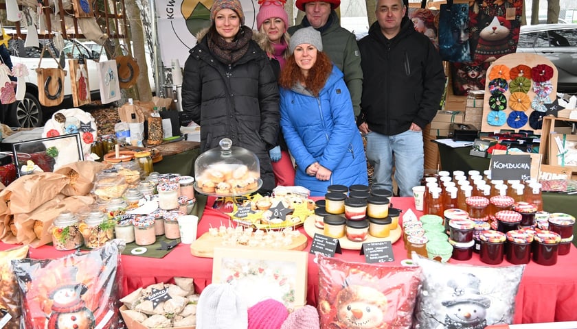 Targ Rolny na ul. Zwycięskiej we Wrocławiu, 13 grudnia 2025 r.