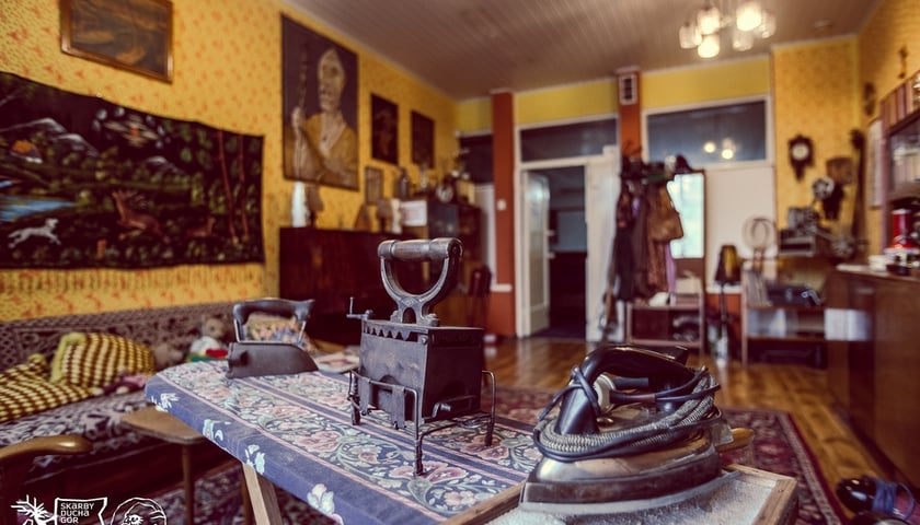 Powiększ obraz: <p>Muzeum Sentymentów w Kowarach</p>
