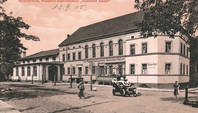 Powiększ obraz: Budynek hotelu, restauracji wraz z salą bankietową i pergolą. Lata 1900-1915