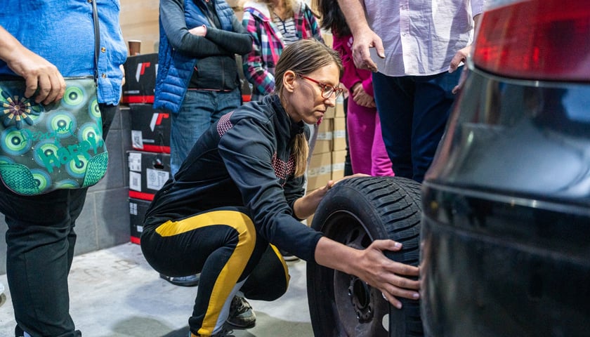 Powiększ obraz: Przychodzi mama do mechanika - warsztaty