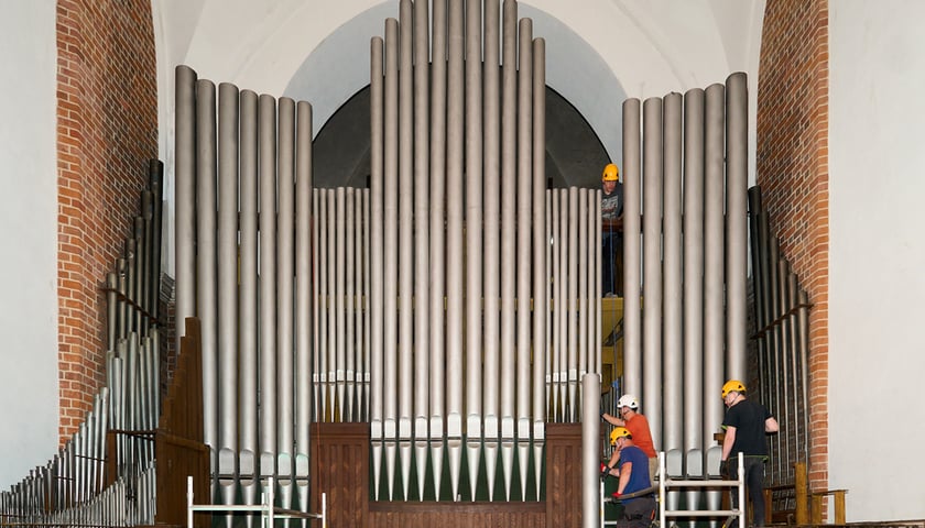 Powiększ obraz: Demontaż instrumentu. Wyremontowane organy mają powrócić do katedry w sierpniu 2027 roku