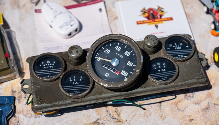 Na Pchlim Targu przy Centrum Historii Zajezdnia można było znaleźć wiele skarb&oacute;w