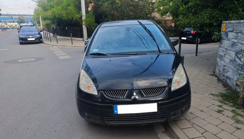Przykłady nieprawidłowego parkowania