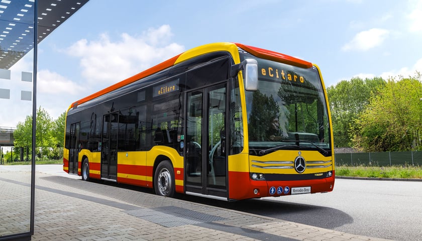 Powiększ obraz: Autobus Mercedes eCitaro