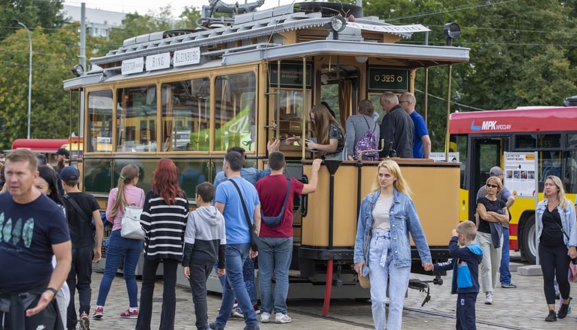 Powiększ obraz: Mieszkańcy będą mieli okazję zobaczyć wyjątkowe pojazdy i przejechać się najstarszym tramwajem