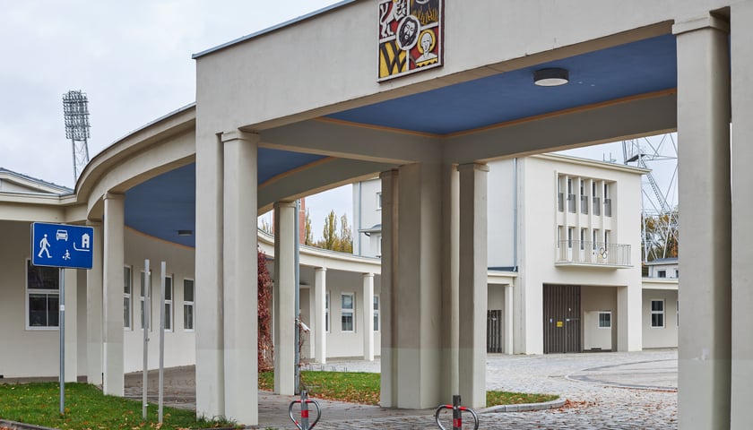 Powiększ obraz: Wejście na Stadion Olimpijski we Wrocławiu.