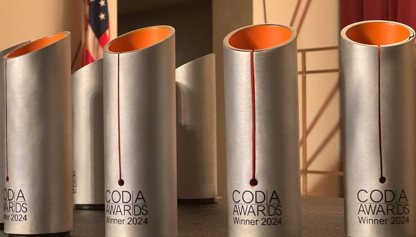 Powiększ obraz: Uroczysta gala CODA AWARDS 2024 w Cincinnati. Statuetki CODA AWARDS 2024