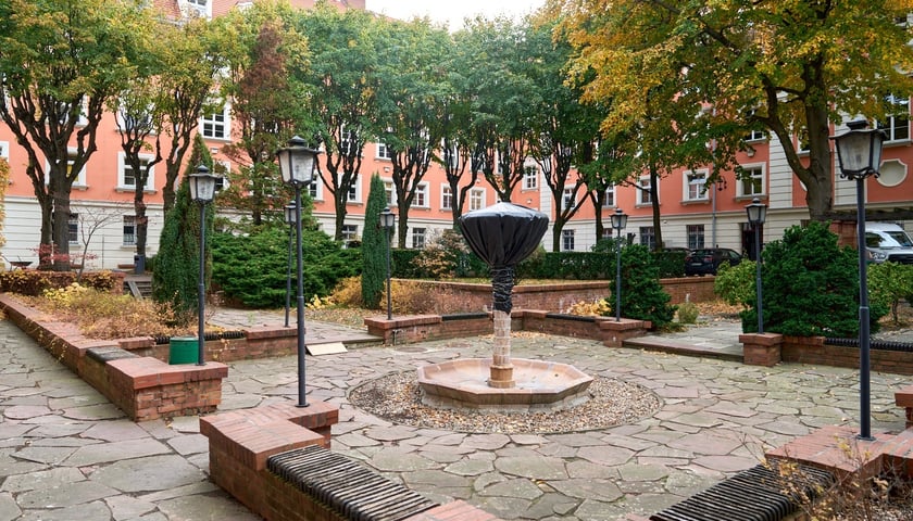 Budynek ZUS przy ul. Pretficza we Wrocławiu