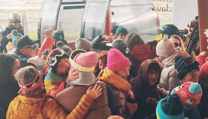 Powiększ obraz: W tworzeniu polskiej wersji przeboju Last Christmas wzięli udział słuchacze Radia RAM.