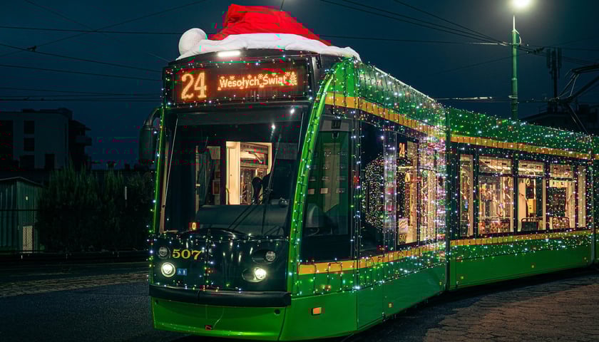 Powiększ obraz: Świąteczny tramwaj z Poznania