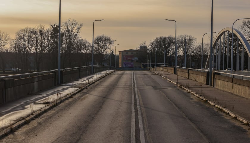 Powiększ obraz: Stare mosty Chrobrego we Wrocławiu w styczniu 2025 roku