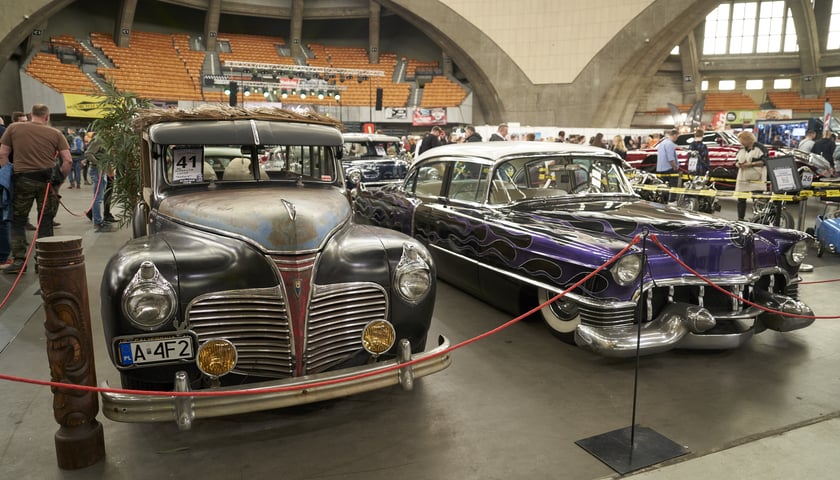 Powiększ obraz: Amerykańskie samochody w Hali Stulecia 2024