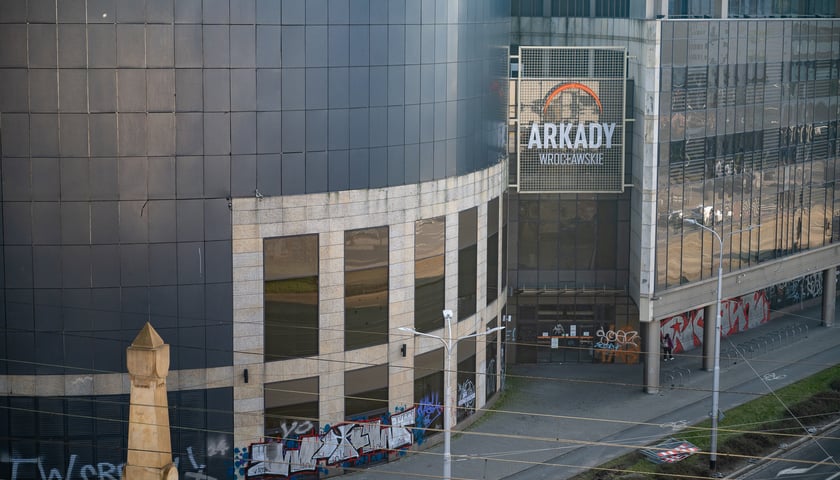 Powiększ obraz: <p>Ostatnie chwile Arkad Wrocławskich</p>