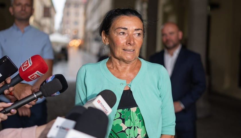 Powiększ obraz: Prof. Alicja Chybicka