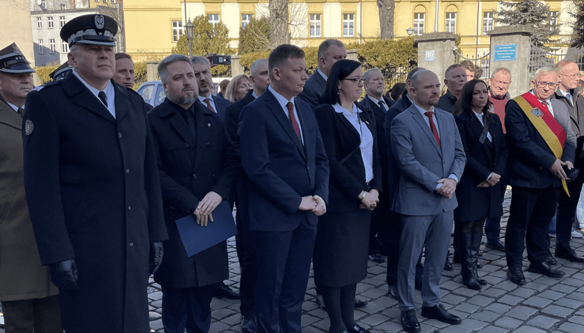 Powiększ obraz: <p>Obchody 87. rocznicy Kongresu Polak&oacute;w w Niemczech</p>