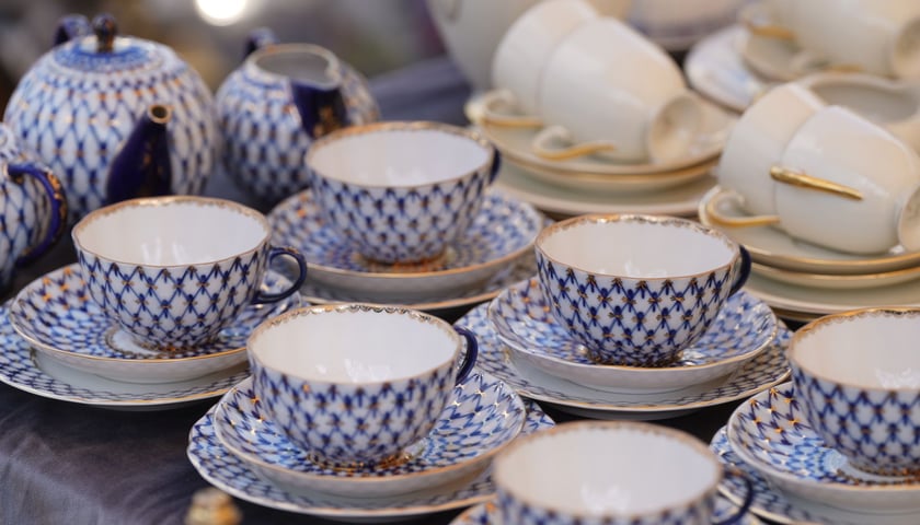 Powiększ obraz: Filiżanki - giełda staroci 2024