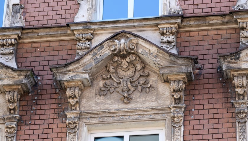 Powiększ obraz: II etap remontu kamienicy na Wrocławczyka 37