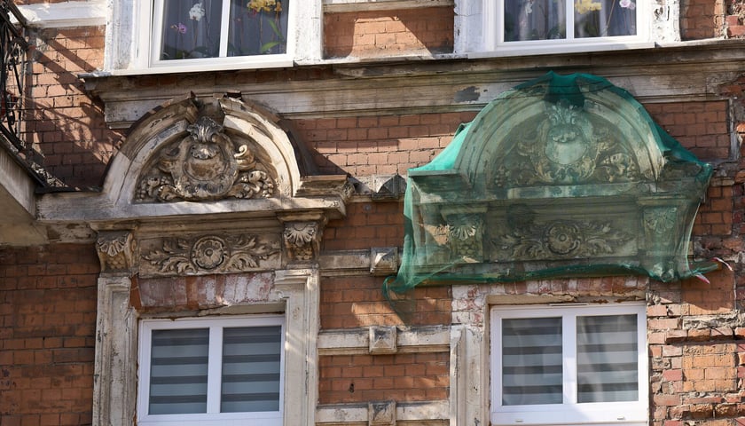 Powiększ obraz: II etap remontu kamienicy na Wrocławczyka 37