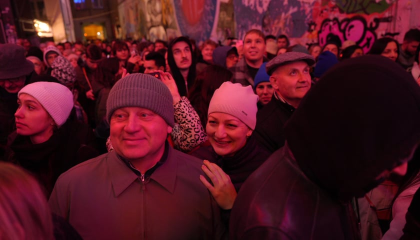 Wrocławska galeria neonów przy Ruskiej znów świeci! Niezwykły pokaz - 5.04.2025