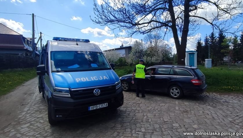 Powiększ obraz: kontrole drogowe w długi majowy weekend