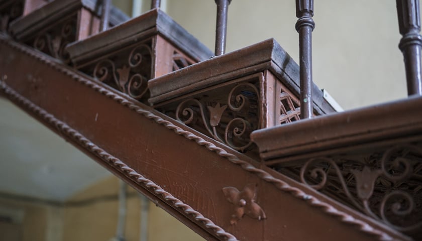 Wnętrza kamienic 1, 1a i 1b na Dworcowej we Wrocławiu