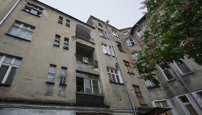 Wnętrza kamienic 1, 1a i 1b na Dworcowej we Wrocławiu