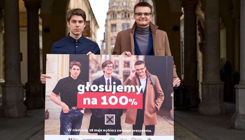 Powiększ obraz: Kampania profrekwencyjna „Głosujemy na 100%” - konferencja prasowa, 07.05.2025