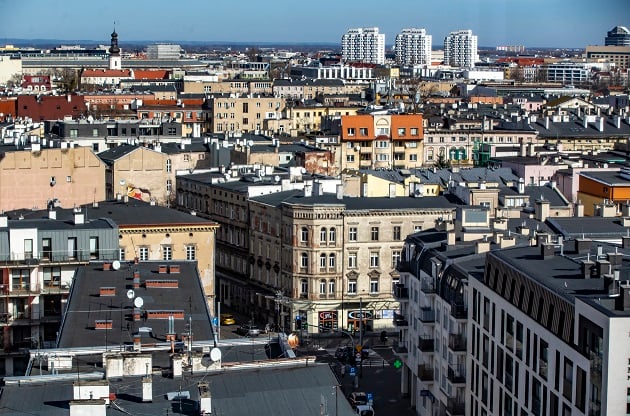 Powiększ obraz: Budynki w starej zabudowie Wrocławia, gdzie znaduje się część z 30 tysięcy lokali komunalnych