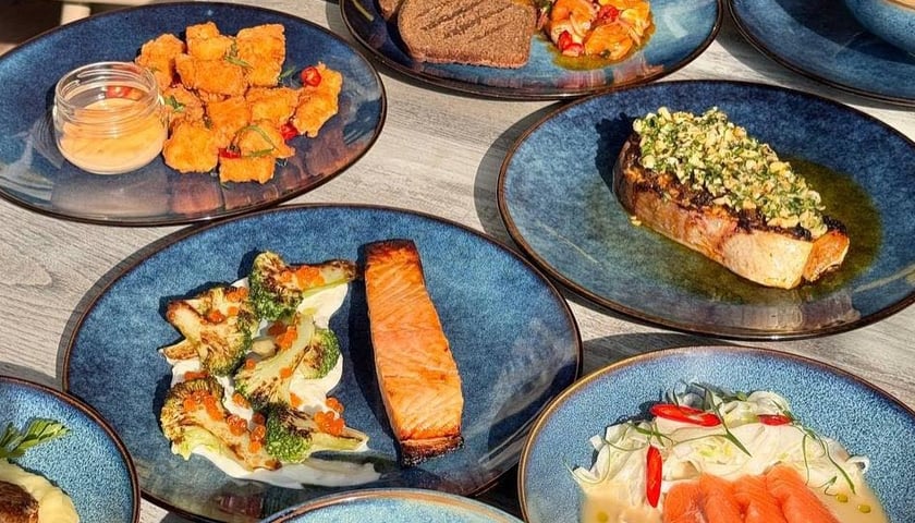 Powiększ obraz: Na zdjęciu dania z restauracji Czarnomorka we Wrocławiu.