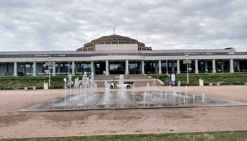 Powiększ obraz: <p>Restauracja Tarasowa przy Hali Stulecia</p>