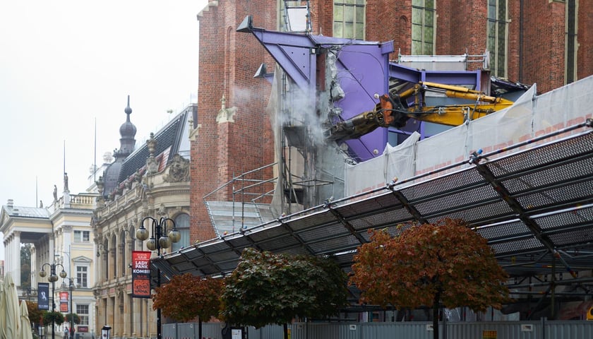 Powiększ obraz: <p>Rozbiórka Solpolu</p>