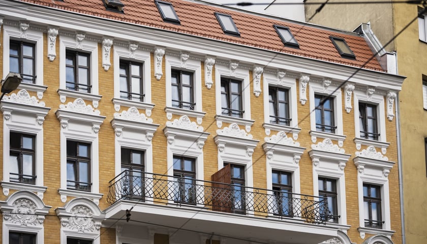 Wyremontowana kamienica Jedności Narodowej 153, 22 lipca 2025