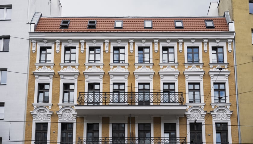 Wyremontowana kamienica Jedności Narodowej 153, 22 lipca 2025