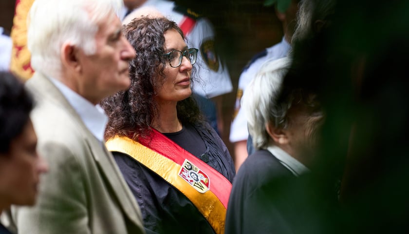 Powiększ obraz: Pogrzeb poetki Urszuli Kozioł