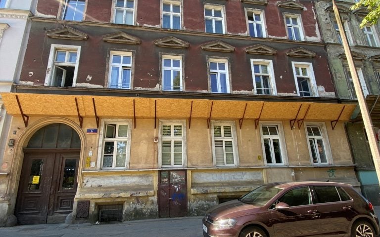 Kamienica pl. Strzelecki 6 przed modernizacją