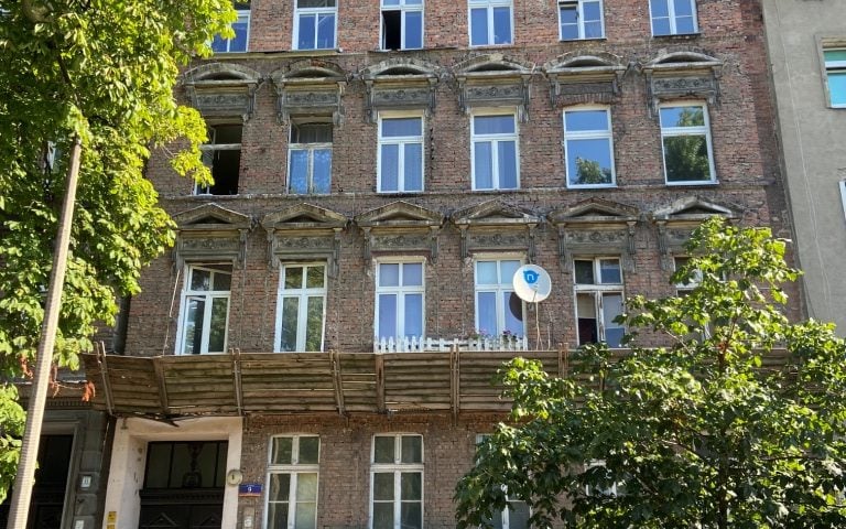 Kamienica pl. Strzelecki 9 przed modernizacją