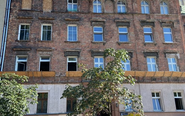 Kamienica pl. Strzelecki 5 przed modernizacją