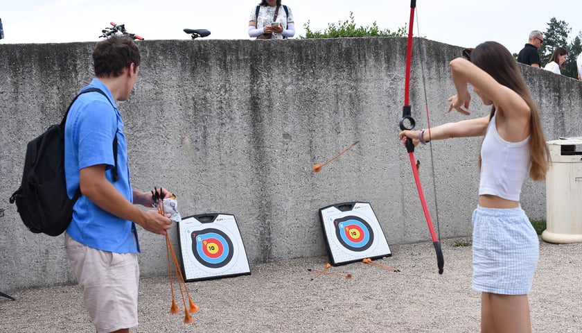 Powiększ obraz: Upalna sobota (9 sierpnia) we Wrocławiu