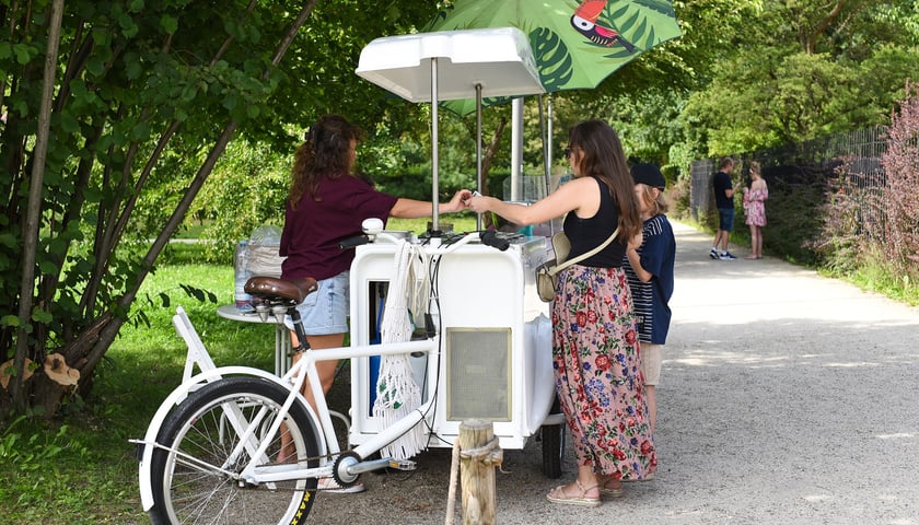 Powiększ obraz: Upalna sobota (9 sierpnia) we Wrocławiu