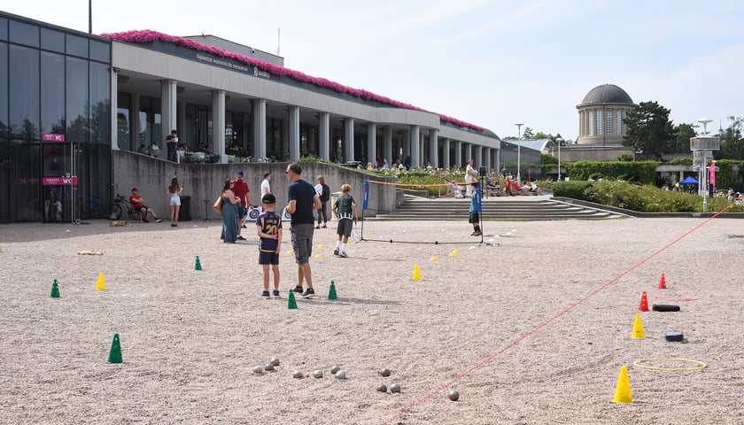 Powiększ obraz: Upalna sobota (9 sierpnia) we Wrocławiu