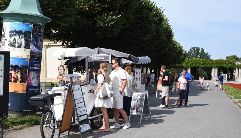 Powiększ obraz: Upalna sobota (9 sierpnia) we Wrocławiu