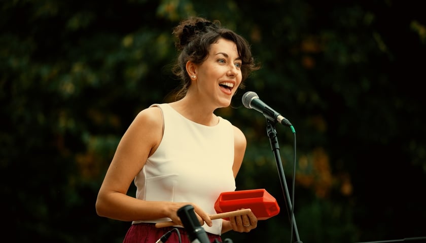 W parku Południowym z koncertem w cyklu „Muzyczne Parki Wrocławia” wystąpiła Marzena Słowik z zespołem „Słowik e os pássaros do amor”.