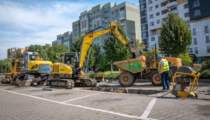 Powiększ obraz: Ruszyła wymiana rurociągu na ulicy Bajana