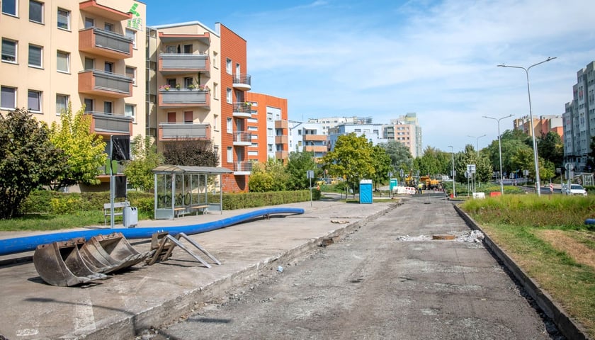 Powiększ obraz: Ruszyła wymiana rurociągu na ulicy Bajana