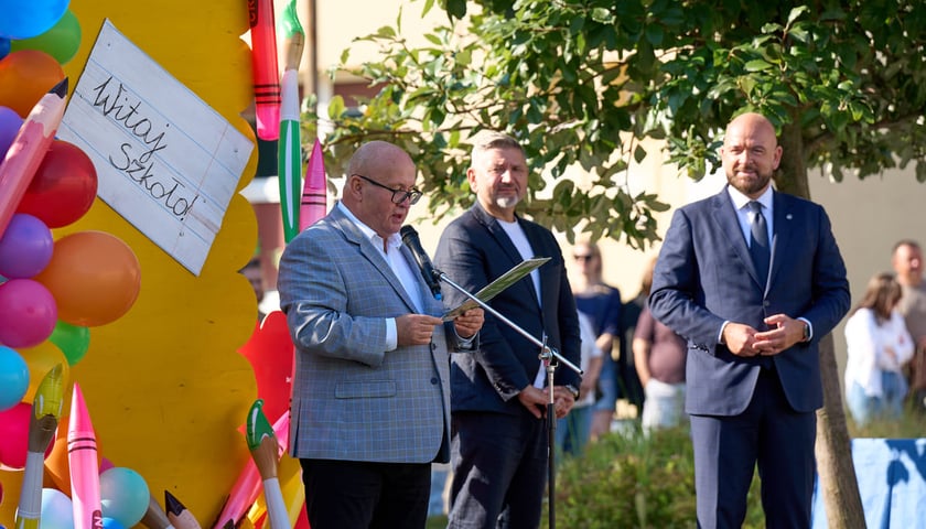 Rozpoczęcie roku szkolnego 2025/2026 w SP 97 przy ul. Prostej, 01.09.2025