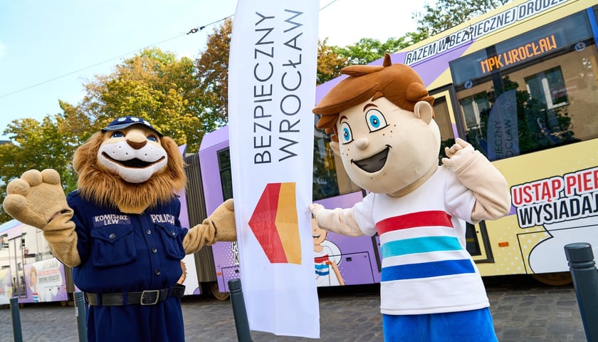Powiększ obraz: MPK wraz z policją przypominają o bezpieczeństwie