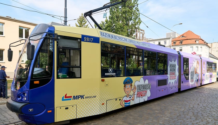 Powiększ obraz: MPK wraz z policją przypominają o bezpieczeństwie